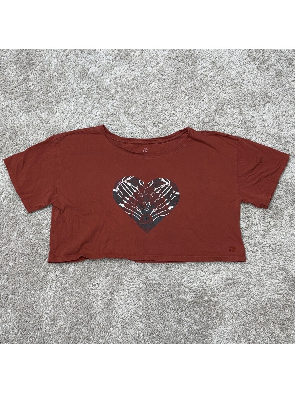 Ivory Ella Rust Cropped T-Shirt with Heart Graphic - Large
